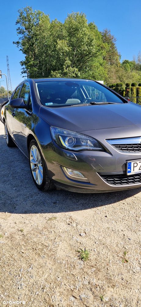 Opel Astra 2.0 CDTI Cosmo - 10