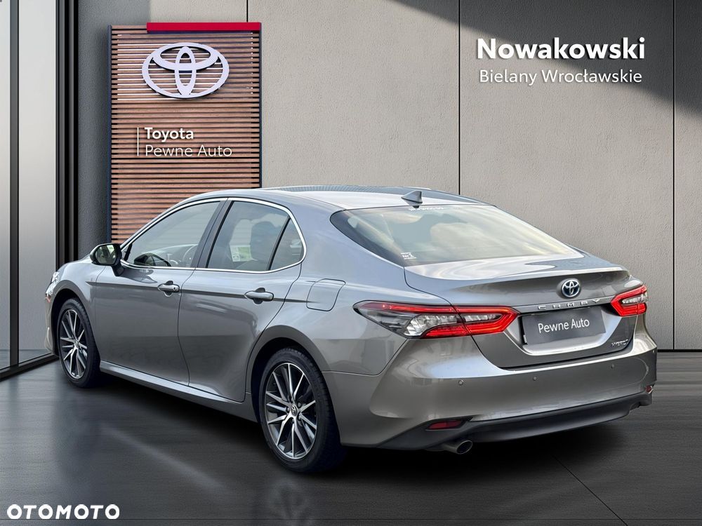 Toyota Camry 2.5 Hybrid Executive CVT - 27