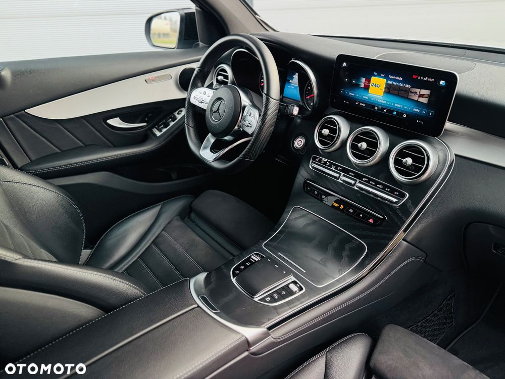 Mercedes-Benz GLC 220 d 4Matic 9G-TRONIC AMG Line Plus - 27