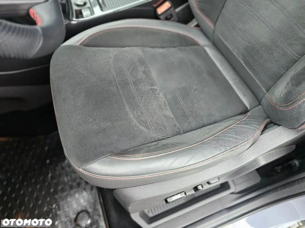 Ford Kuga 2.0 TDCi FWD ST-Line - 24