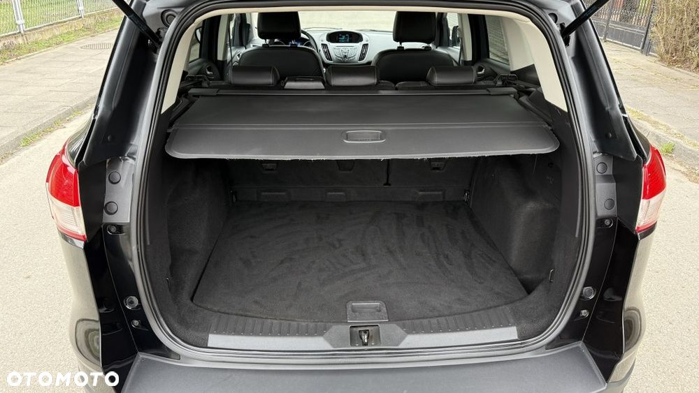 Ford Kuga 2.0 TDCi 2x4 Titanium - 38