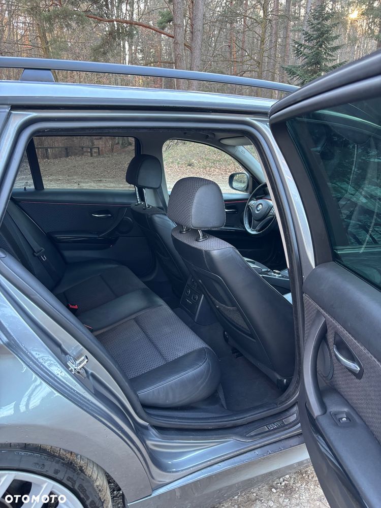 BMW Seria 3 320d xDrive DPF - 16