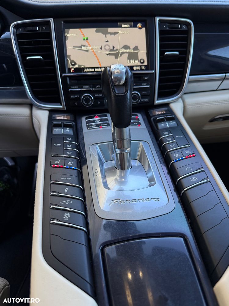 Porsche Panamera 3.0 Tiptronic S - 12