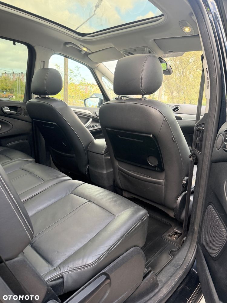 Ford S-Max - 11
