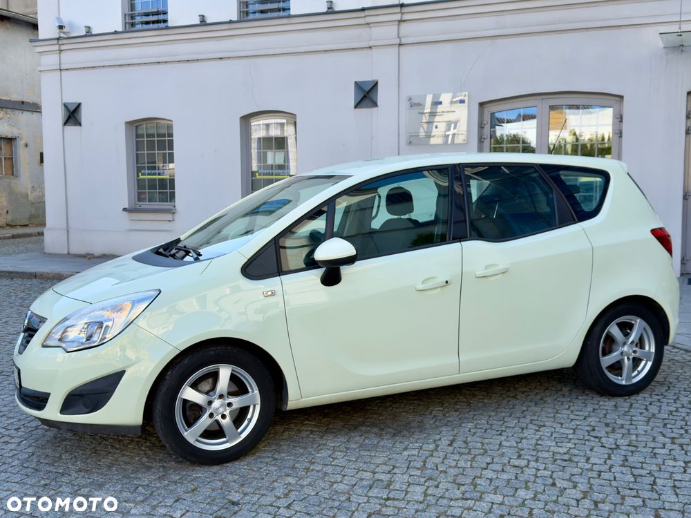 Opel Meriva - 12