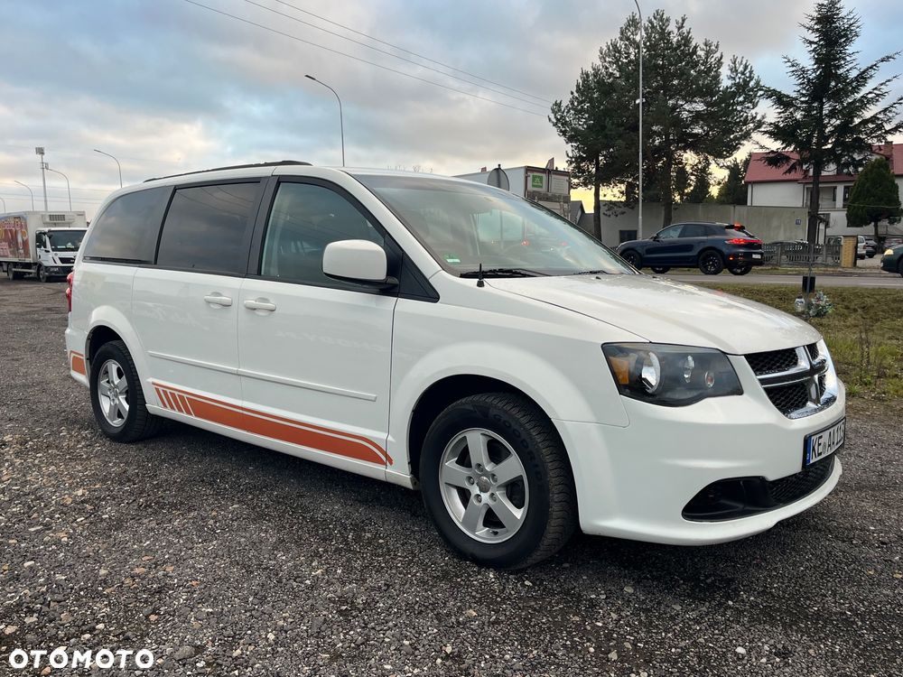 Dodge Grand Caravan 2012 photo 2