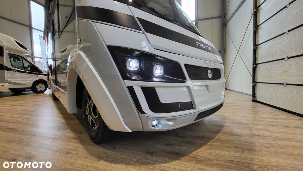 McLOUIS Nevis 879 - 5 osobowy - 4