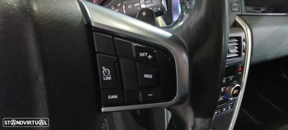 Land Rover Discovery Sport 2.0 D AWD R-Dynamic S - 23