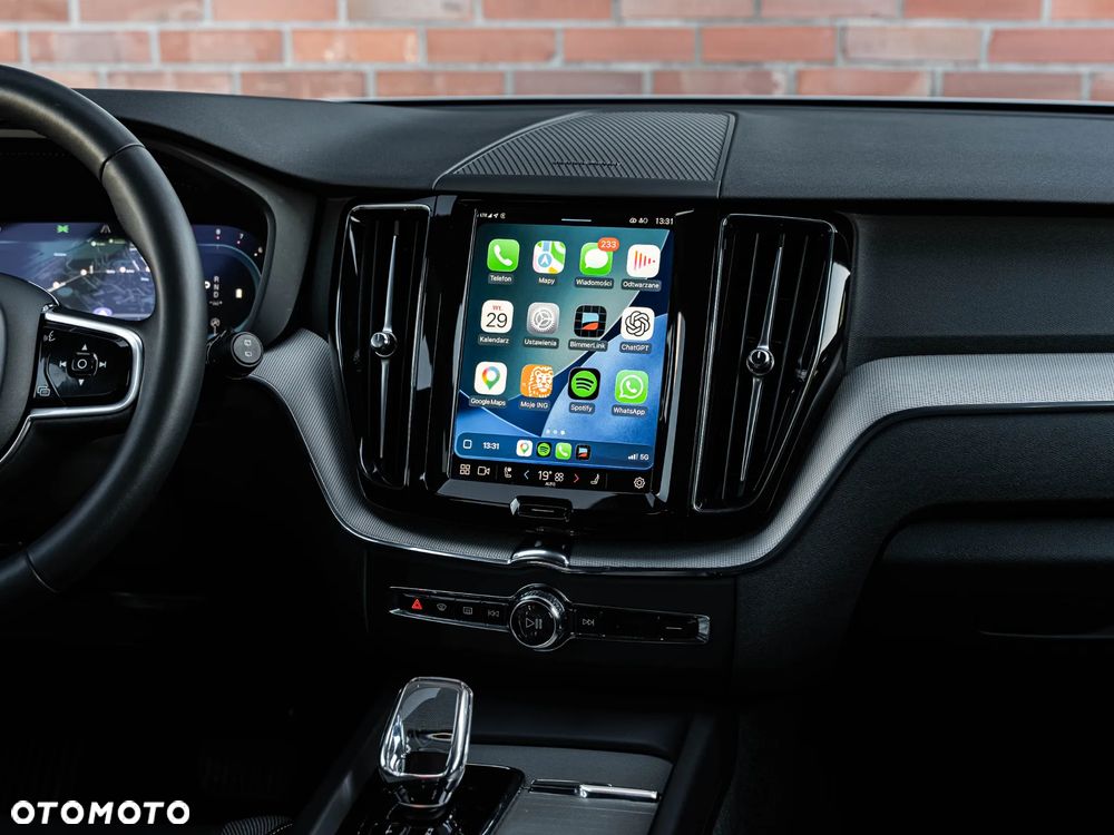 Volvo XC 60 B4 B Plus Dark - 32