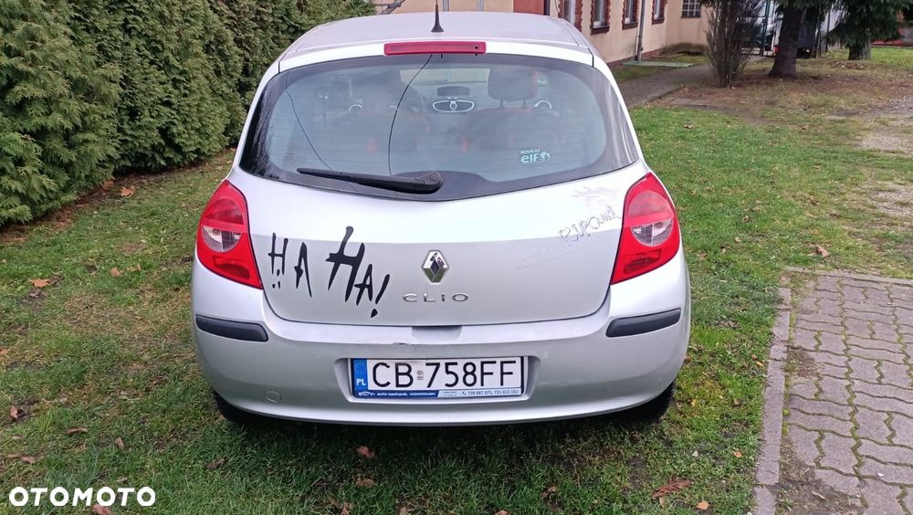 Renault Clio 1.2 16V 75 Collection - 8