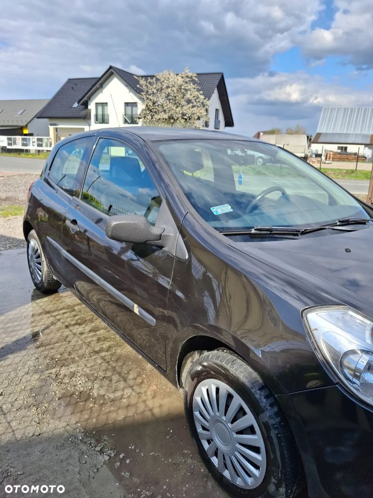 Renault Clio - 2