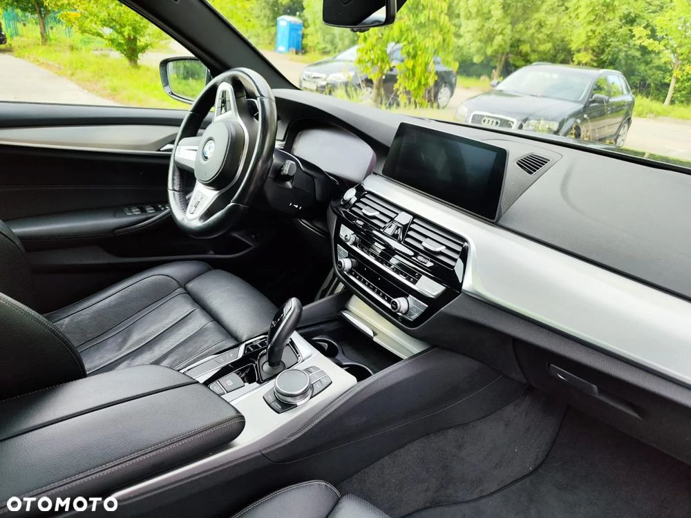 BMW Seria 5 530i xDrive M Sport sport - 7