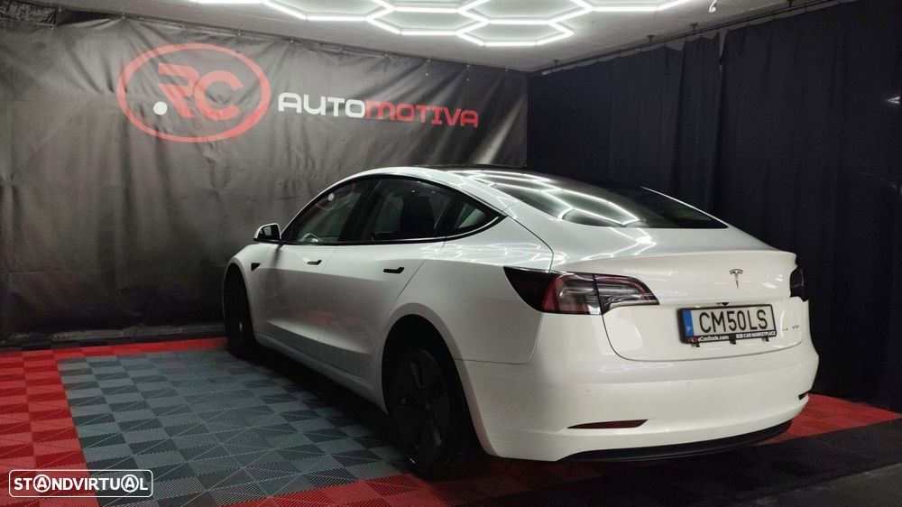 Tesla Model 3 - 7
