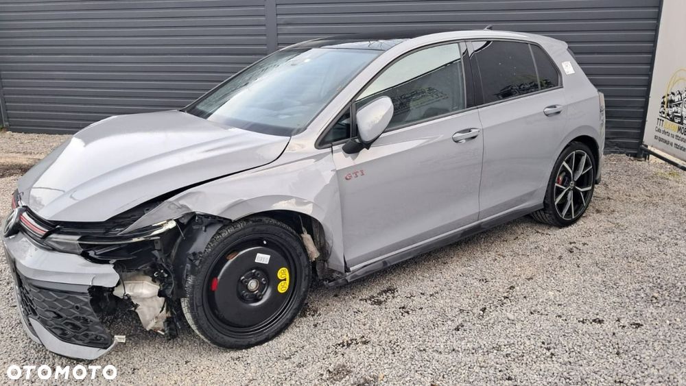 Volkswagen Golf - 20