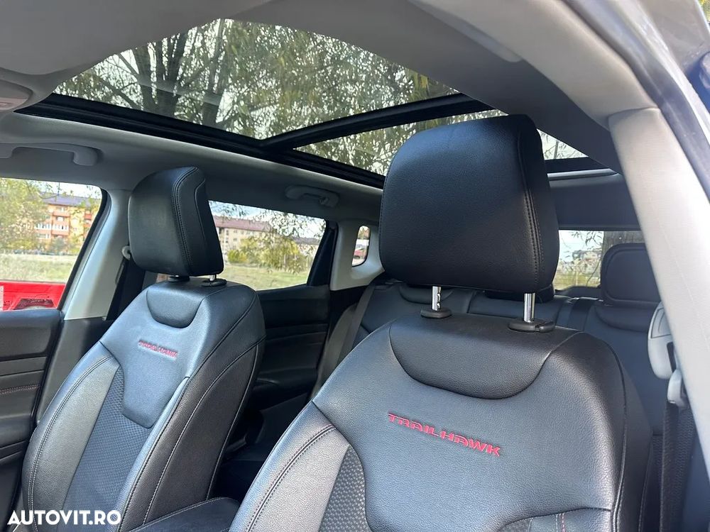 Jeep Compass 1.3 T4 4xe PLUG-IN HYBRID Automatik Trailhawk - 8