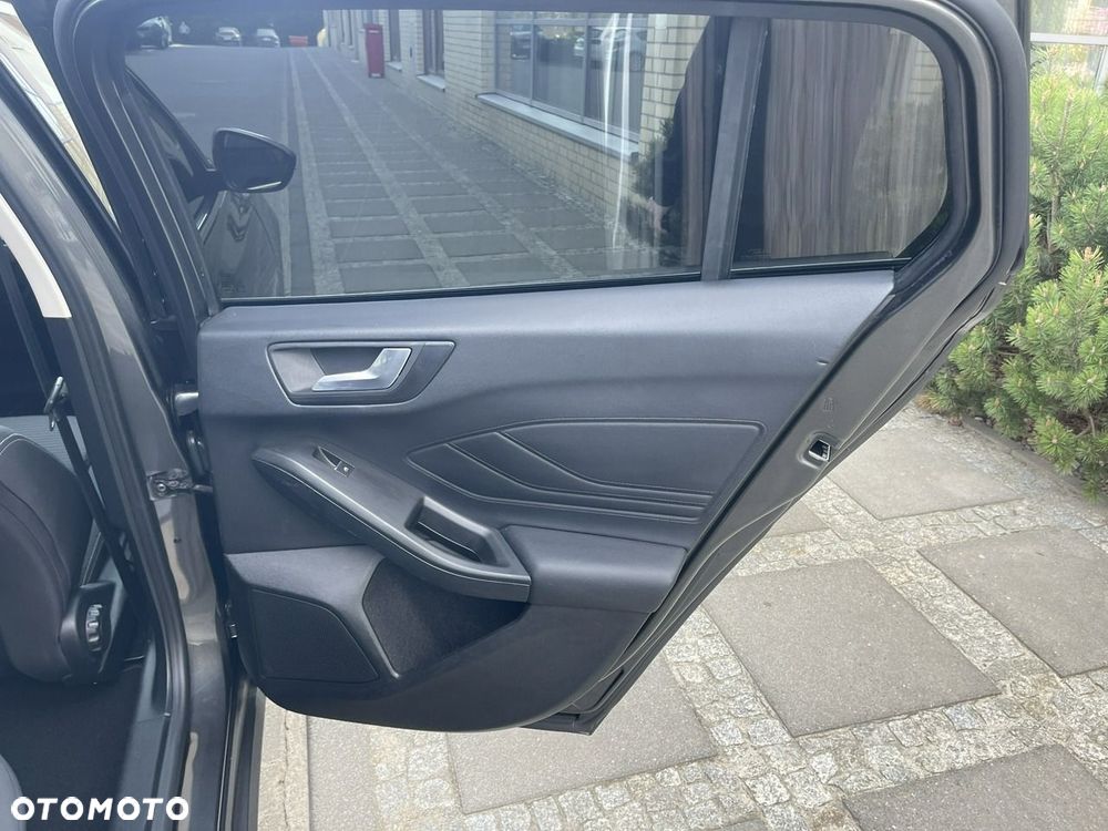 Ford Focus - 25