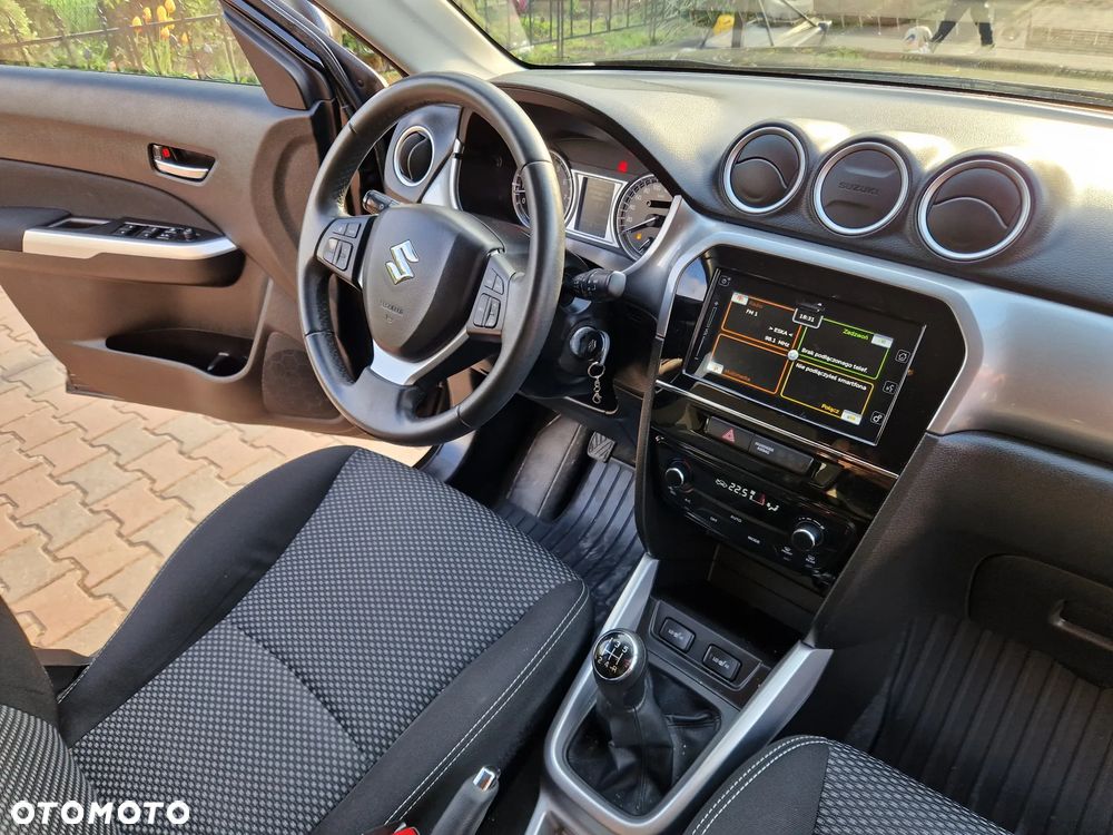 Suzuki Vitara 1.6 Premium 2WD - 23