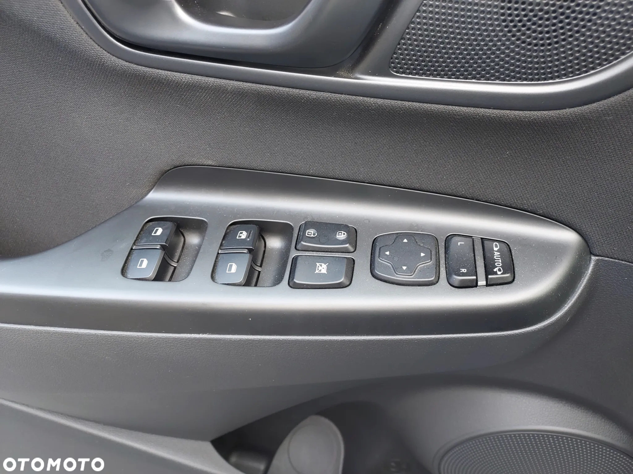 Hyundai Kona - 16