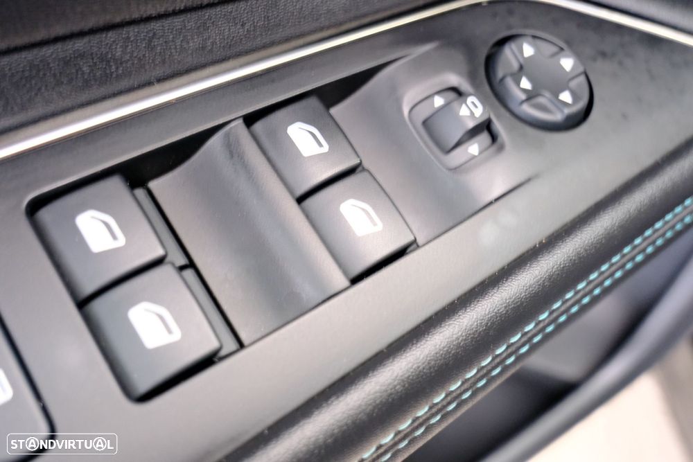 Peugeot 3008 1.2 PureTech Allure EAT8 - 17