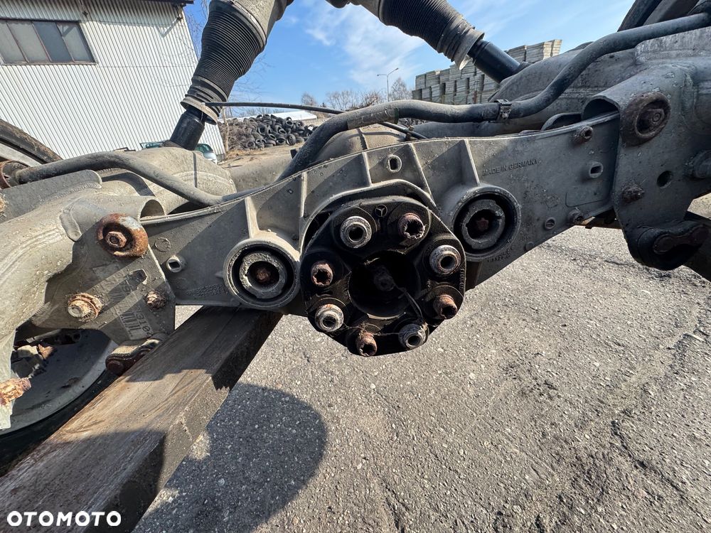 Mercedes w221 zawieszenie tylnie tył belka zaciski amortyzator prawy lewy zacisk zaciski tył prawy lewy zacisk most wał wachacz wahacz alufelgi 19 amg drążek stabilizatora przegub zewnątrz wewnętrzny tarcze tarcza dyfer kołyska 3.0 - 2