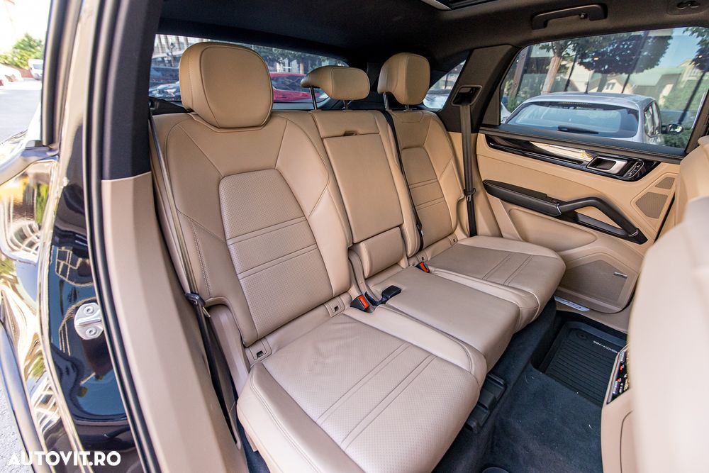 Porsche Cayenne - 41