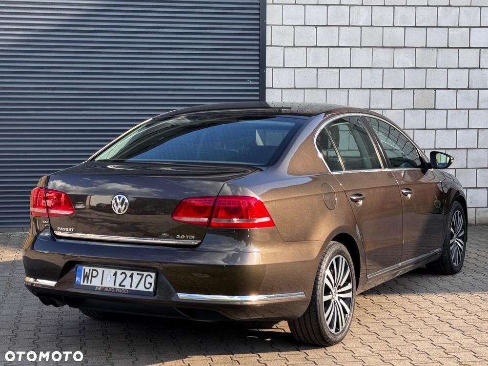Volkswagen Passat 2.0 TDI Comfortline DSG - 14