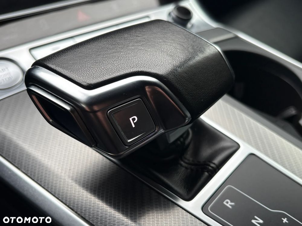 Audi A6 Avant 40 TDI S tronic S line - 12