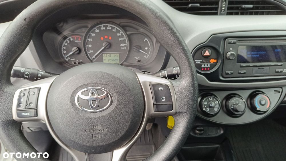 Toyota Yaris - 14