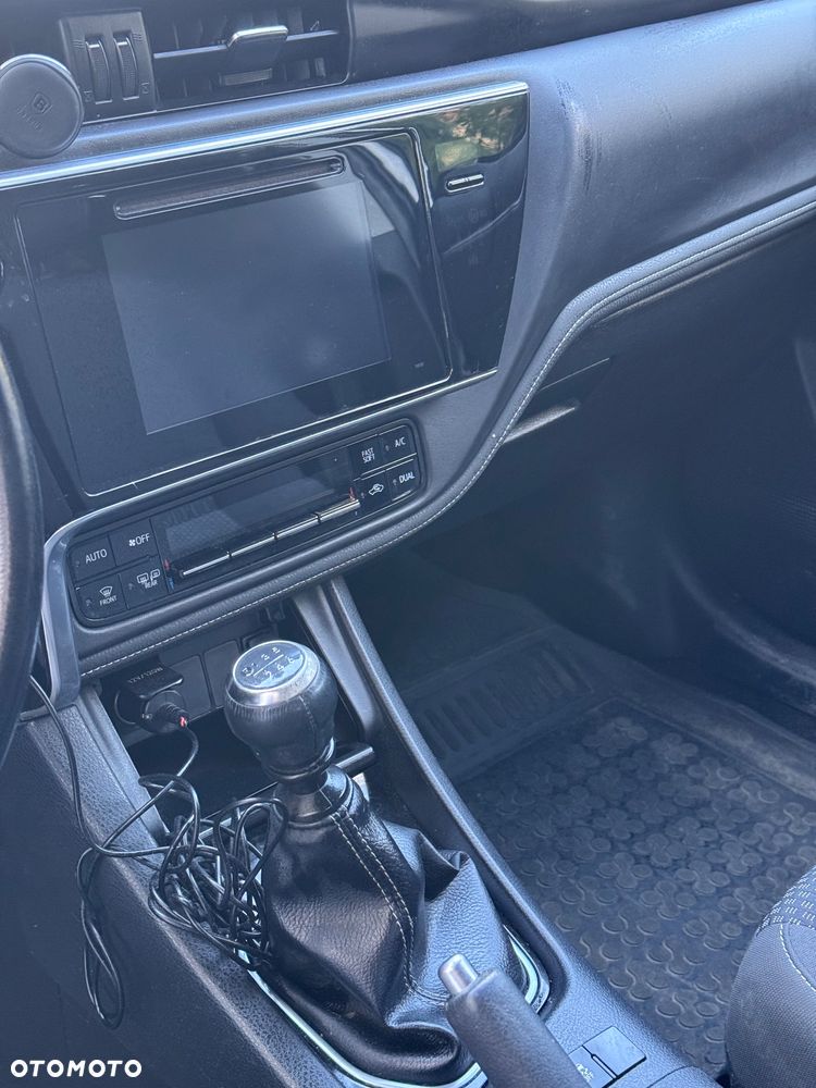 Toyota Corolla 1.6 Comfort - 9