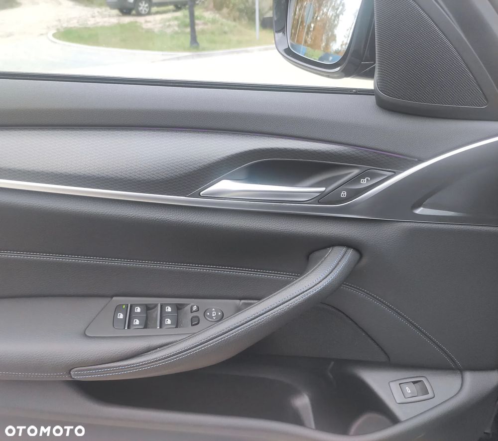 BMW Seria 5 520d xDrive M Sport sport - 26
