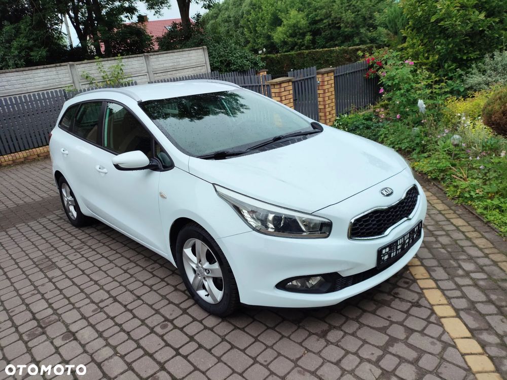 Kia Ceed - 14