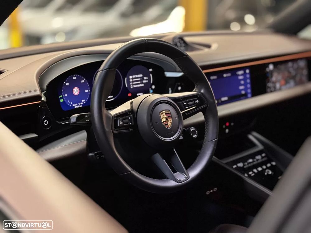 Porsche Macan Electric 4 - 10