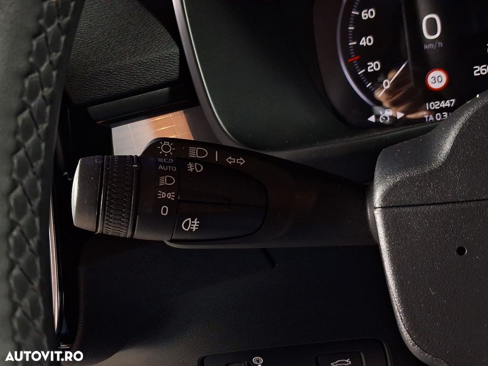 VOLVO XC40 2021 — imagine 45