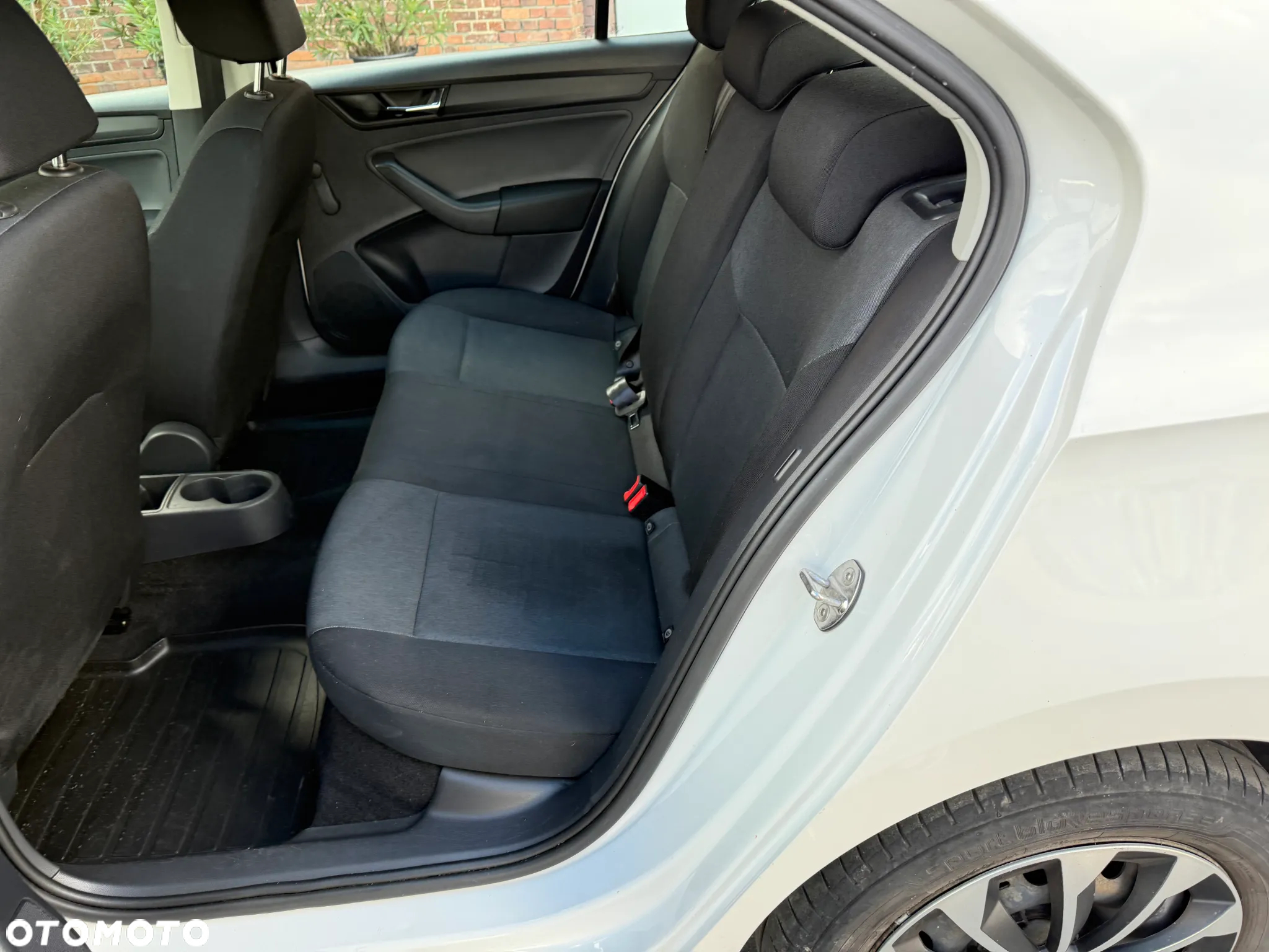 Skoda RAPID 1.6 TDI DPF Ambition - 19