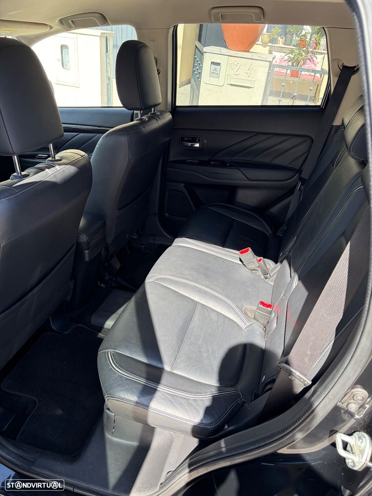 Mitsubishi Outlander - 7