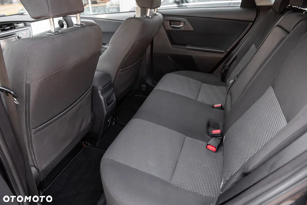 Toyota Auris 1.6 Premium - 26