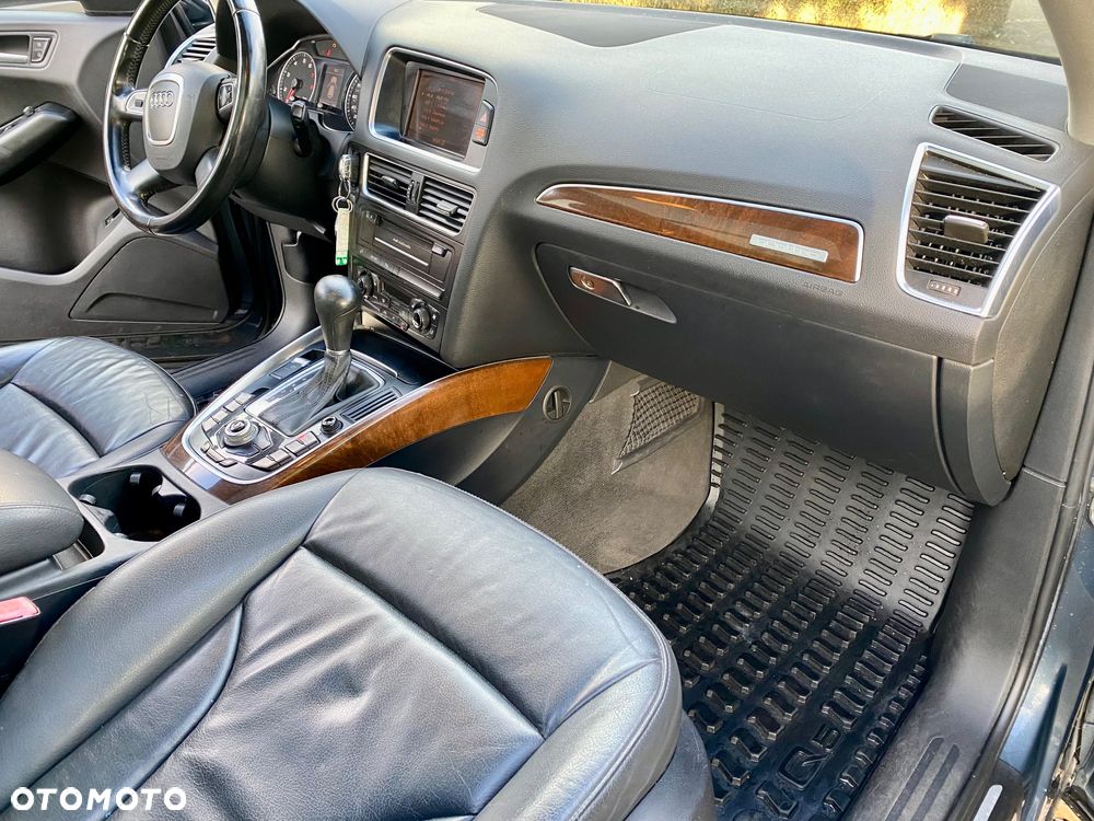 Audi Q5 3.2 FSI Quattro S tronic - 9