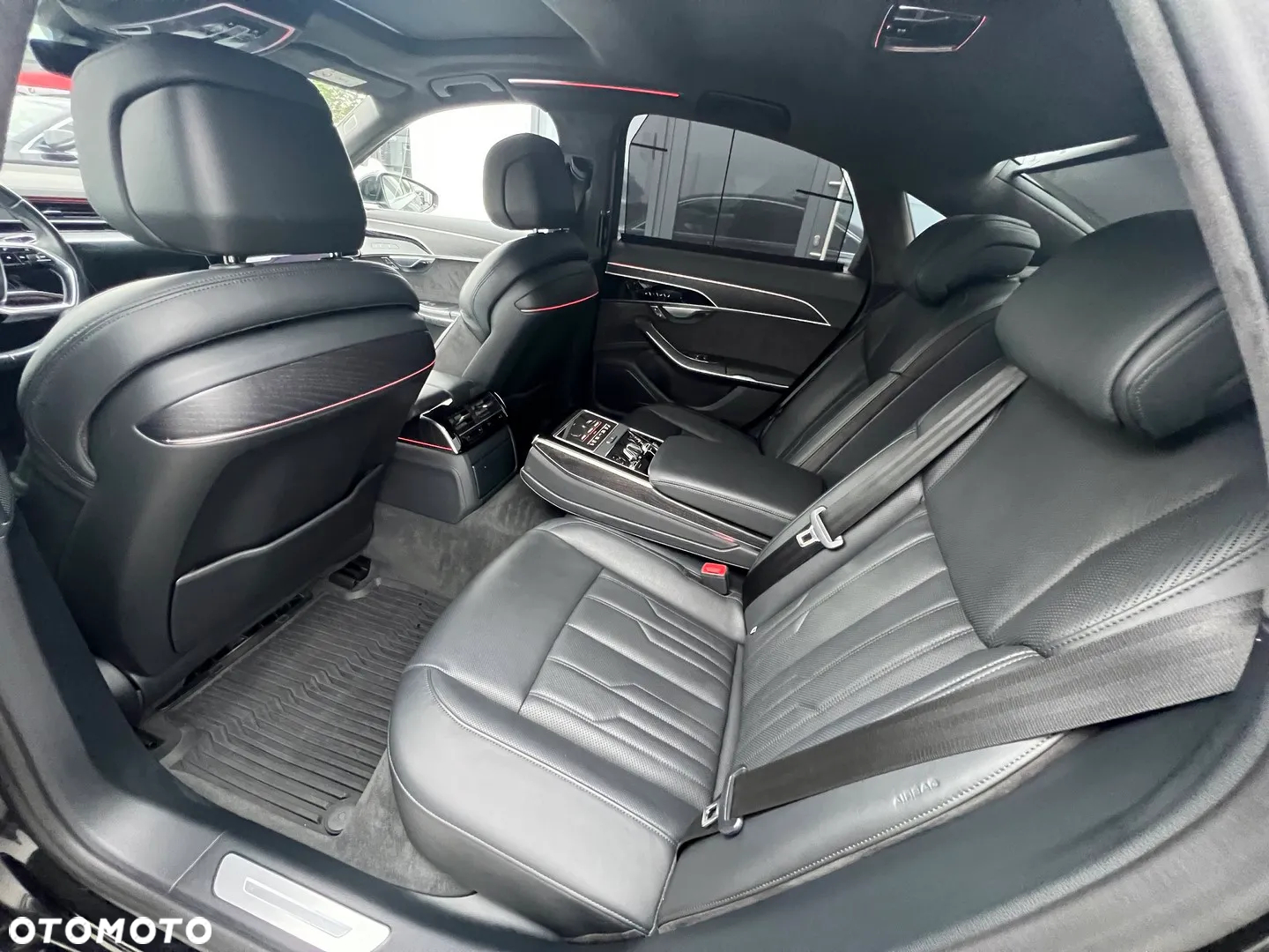 Audi A8 - 40