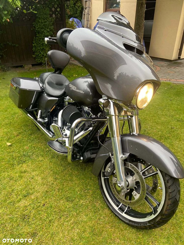 Harley-Davidson Touring Street Glide - 1