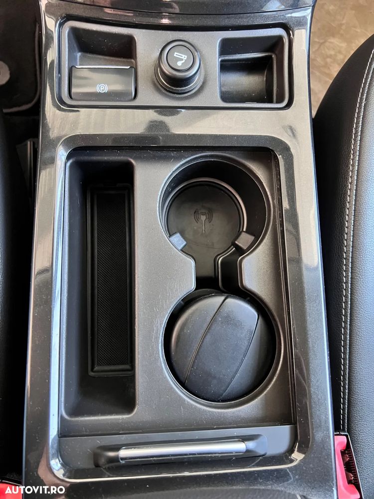 Ford Kuga - 26