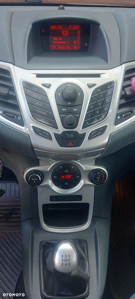 Ford Fiesta 1.4 Titanium - 19