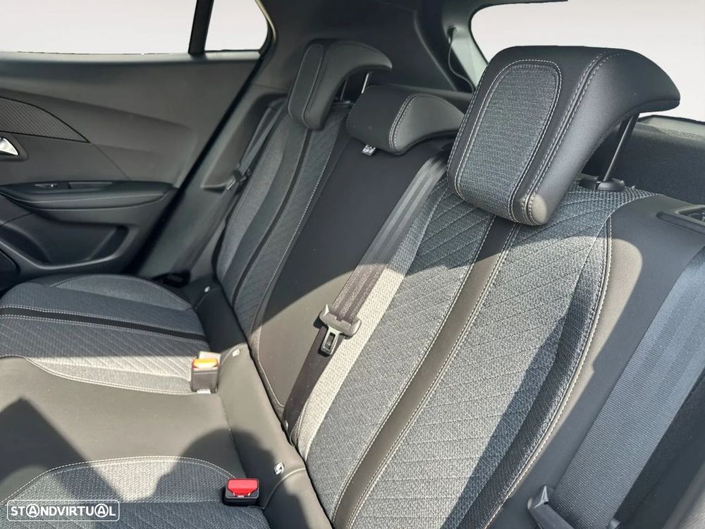 Peugeot e-2008 54 kWh Allure - 15