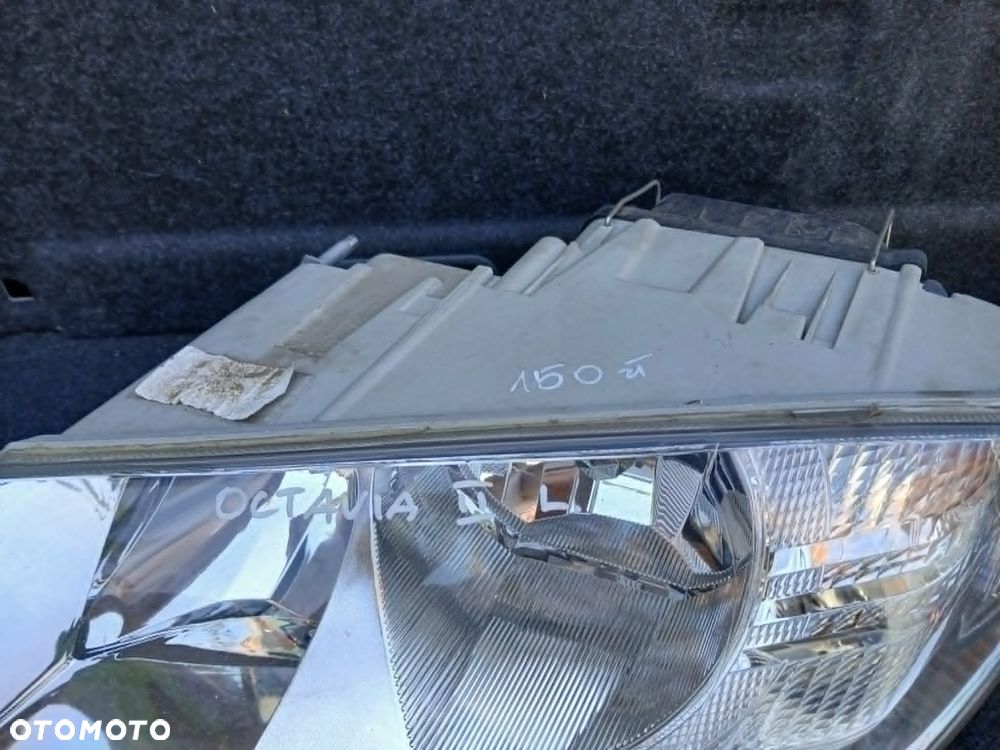 Skoda Octavia II Lampa przednia lewa - 3