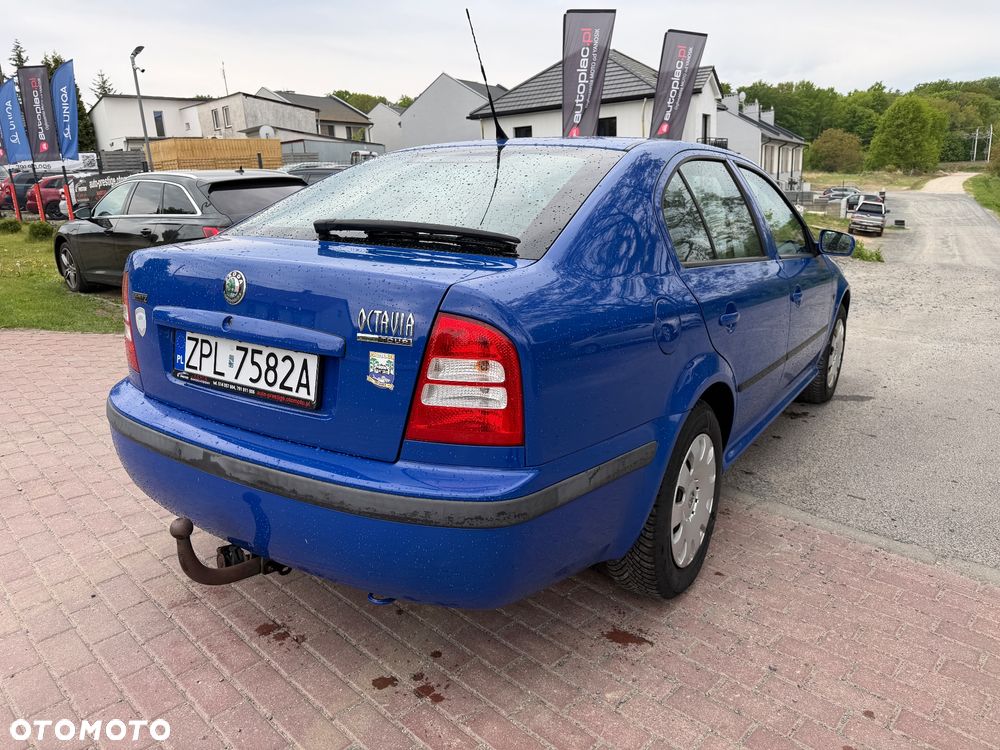 Skoda Octavia 1.6 Tour - 10