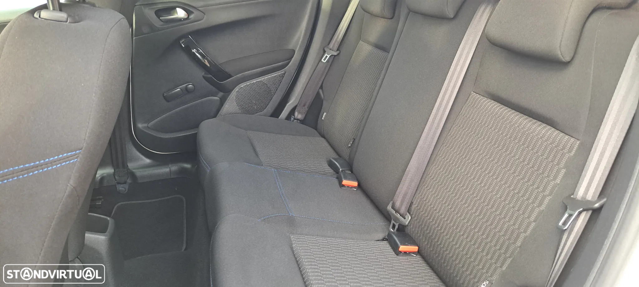 Peugeot 208 1.2 PureTech Signature - 8