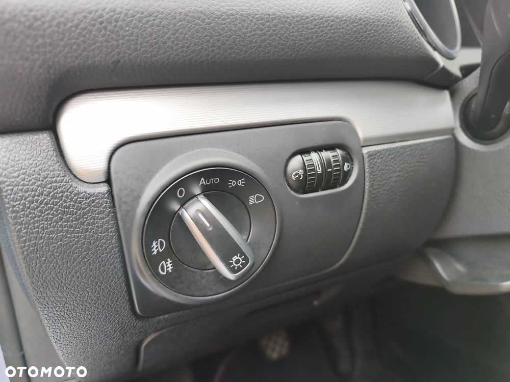 Volkswagen Golf - 22