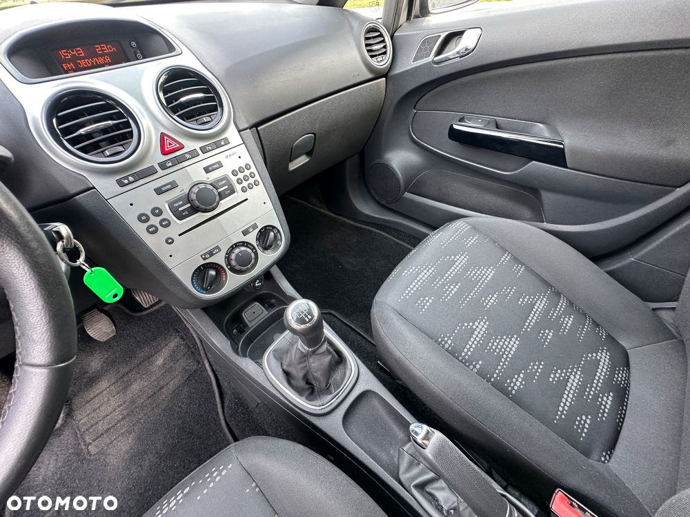Opel Corsa - 25