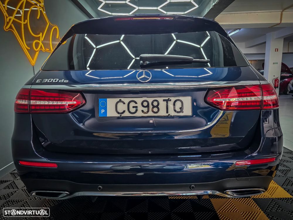 Mercedes-Benz E 300 de 9G-TRONIC AMG Line - 17