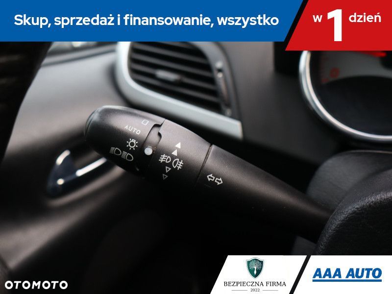 Peugeot 207 - 17