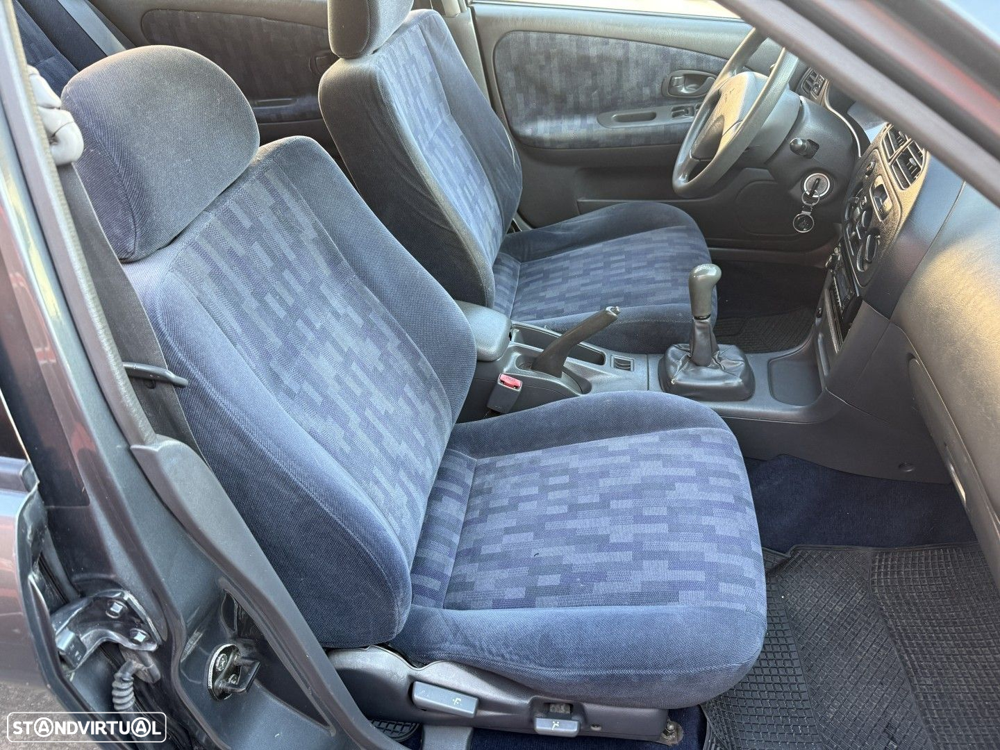Mitsubishi Lancer 1300 GLX - 12